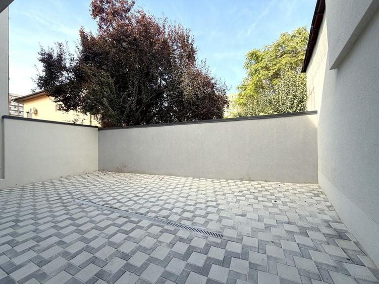 Casă individuală cu 6 camere cu Canalizare în Tei
