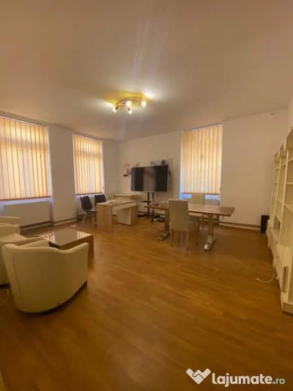 Casă cu 5 camere cu Teren 300 Mp în Ultracentral