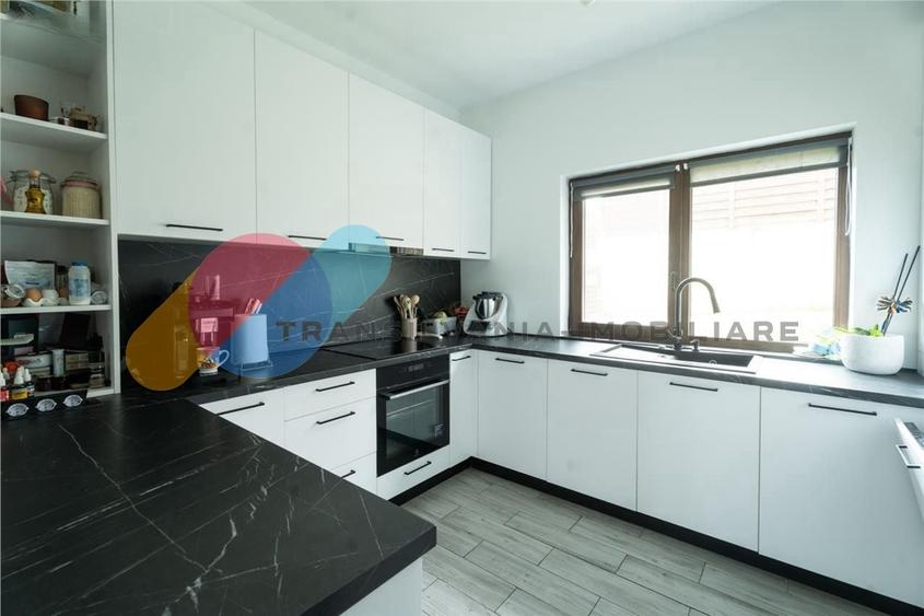 Duplex cu 4 camere cu Canalizare în Dezmir