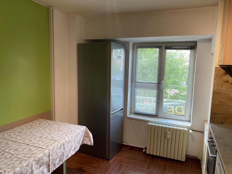 Apartament cu 2 camere decomandat, mobilat în Calea Călărașilor