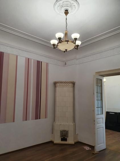 Casă individuală cu 14 camere cu Canalizare în Ferdinand