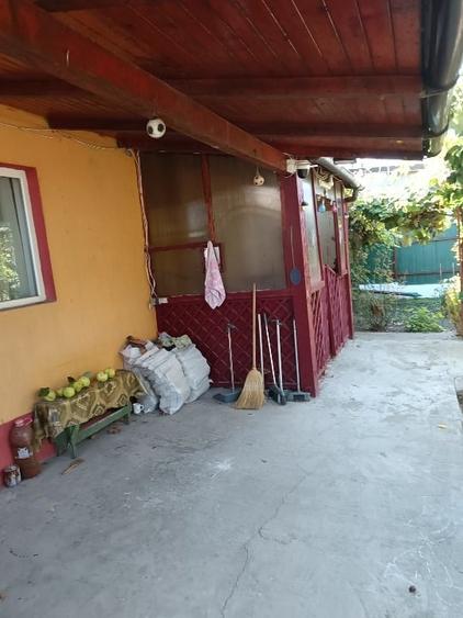 Casă cu 3 camere cu Canalizare în Poarta Albă