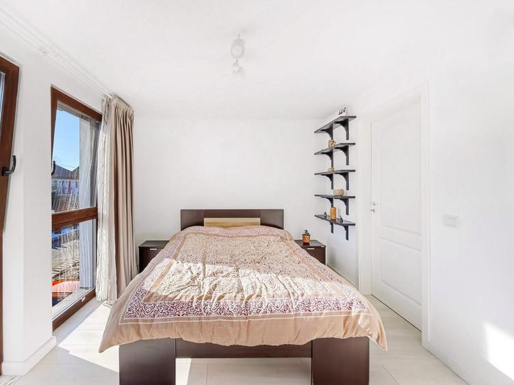 Duplex cu 4 camere cu Canalizare în Dumbrăvița