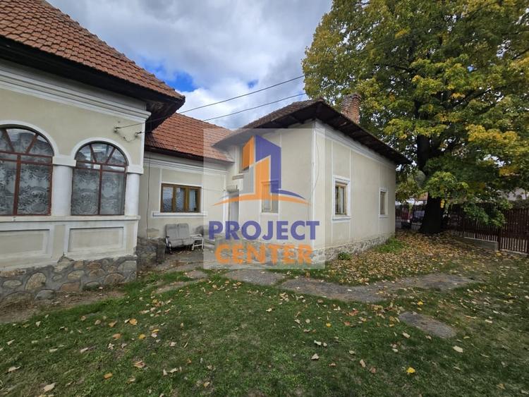 Casă individuală cu 7 camere cu Canalizare în Curtea de Argeș