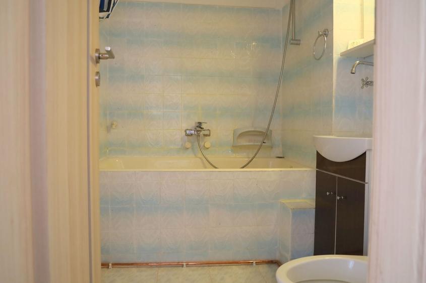 Apartament cu 3 camere, mobilat în Ultracentral