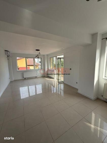 Apartament cu 2 camere semidecomandat în Văcăresti