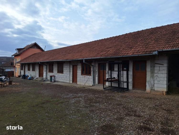 Casă cu 4 camere în Hidiș