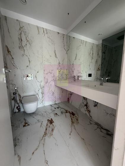 Apartament cu 4 camere decomandat în Lacul Tei