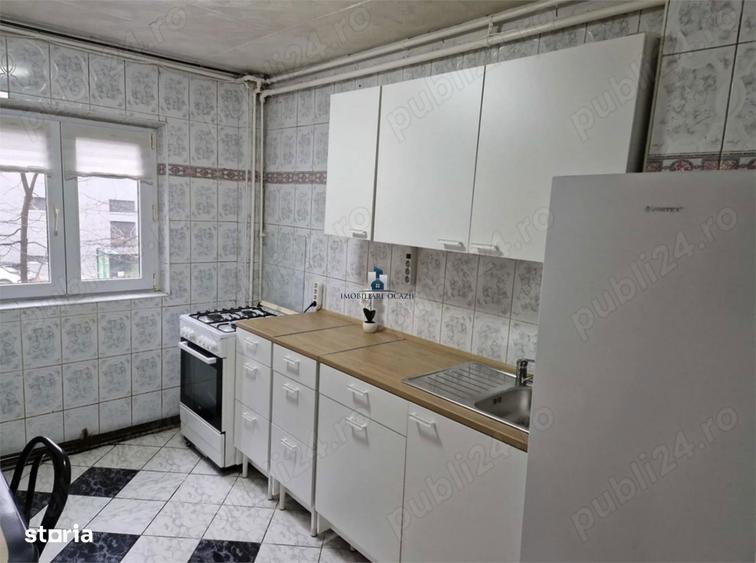 Apartament cu 3 camere decomandat, mobilat în Berceni