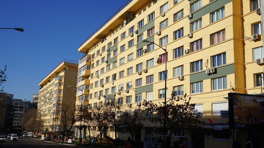 Apartament cu 2 camere semidecomandat, mobilat în Calea Victoriei