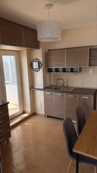 Apartament cu 3 camere decomandat în Rogerius