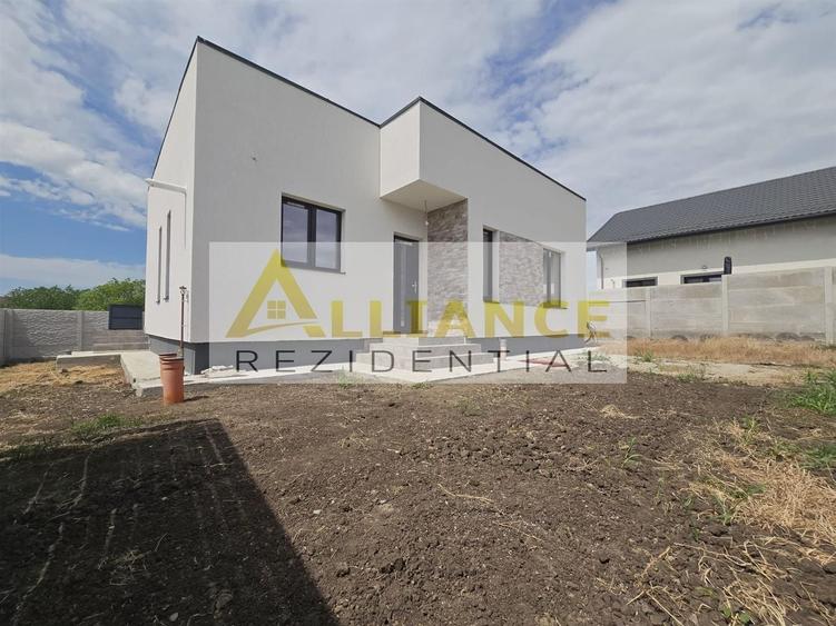 Casă cu 3 camere cu Canalizare în Berceni