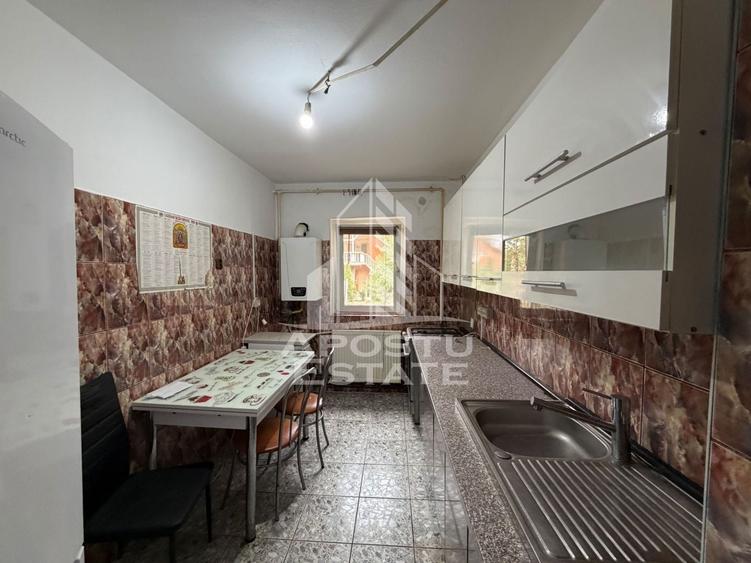 Apartament cu 3 camere decomandat în Lipovei