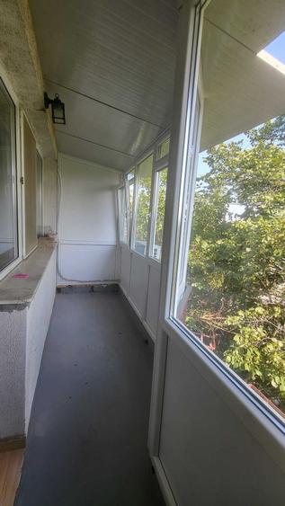 Apartament cu 3 camere decomandat în Străulești