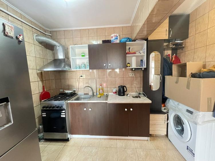 Apartament cu 2 camere nedecomandat, mobilat în Podu Roș