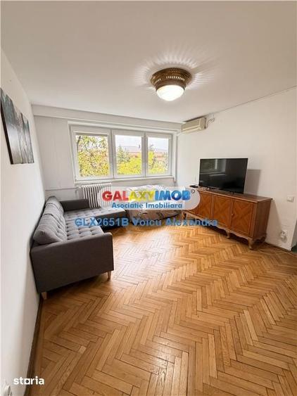 Apartament cu 3 camere, mobilat în Tei