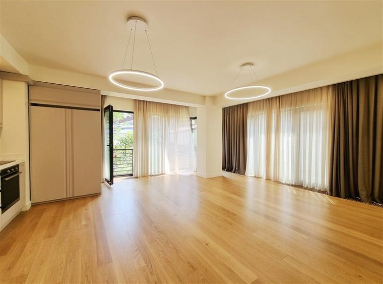 Apartament cu 2 camere decomandat în Grădina Icoanei