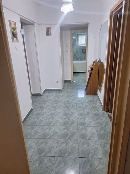 Inchiriez apartament 3 camere decomandat - 7
