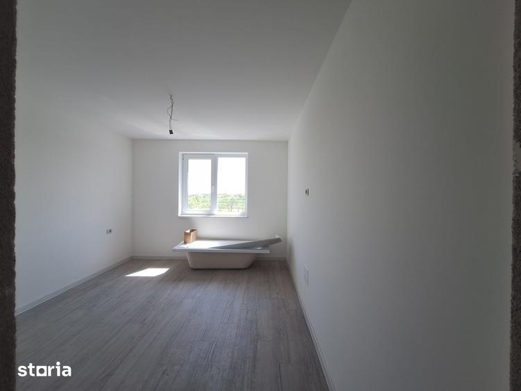 Casă cu 5 camere cu Teren 250 Mp în Ghiroda