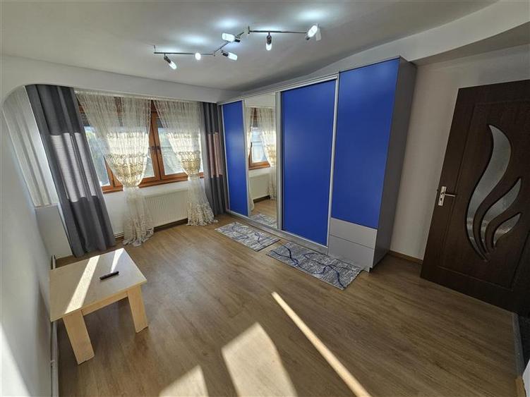 Apartament cu 2 camere decomandat în Micro I
