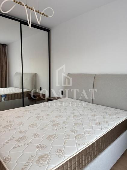 Apartament cu 2 camere semidecomandat, mobilat în Florești