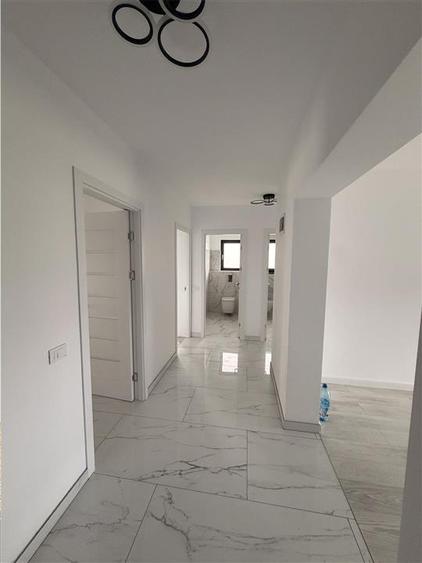 Apartament de vanzare - La Stejari - mobilat partial - 1