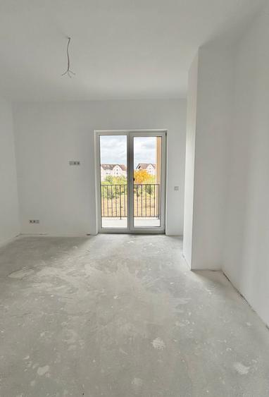 Apartament cu 3 camere decomandat în Turnișor