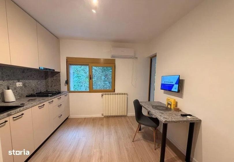 Apartament cu 4 camere decomandat în Ciupercenii Noi