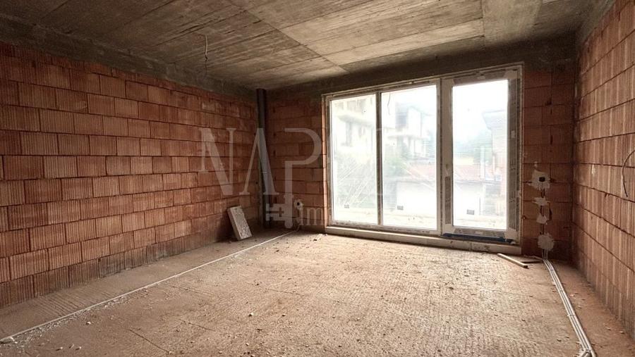 Duplex cu 6 camere cu Canalizare în Florești
