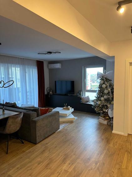 Apartament cu 2 camere semidecomandat în Central