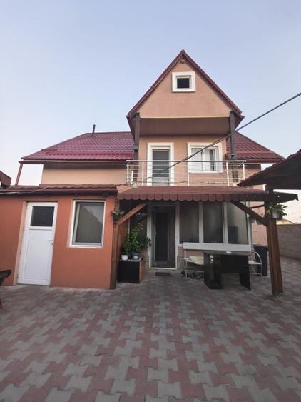 Casă cu 4 camere în Sânandrei