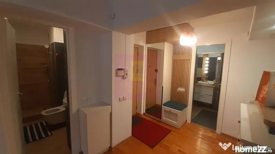 Apartament cu 3 camere semidecomandat în Romană