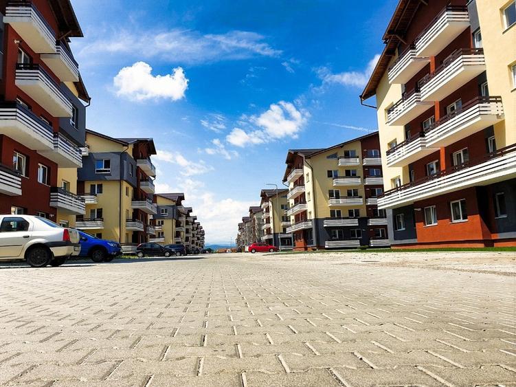 Apartament cu 2 camere decomandat în Sânpetru