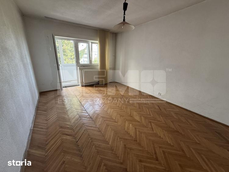 Apartament cu 4 camere decomandat în Central