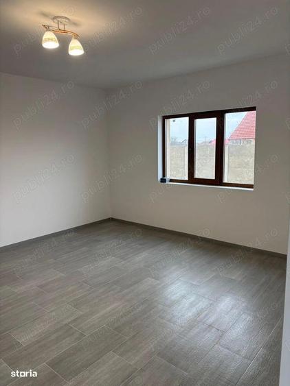 Casă cu 4 camere cu Teren 470 Mp în Sânmihaiu Român