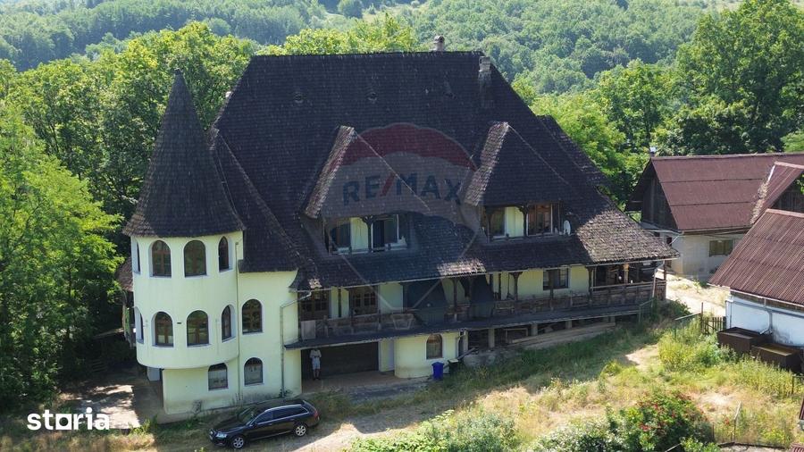 Casă cu Teren 24700 Mp în Copalnic