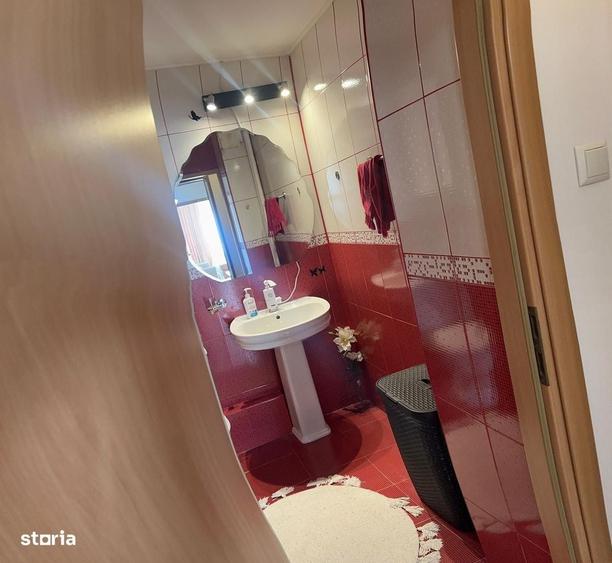 Apartament cu 4 camere în Berceni