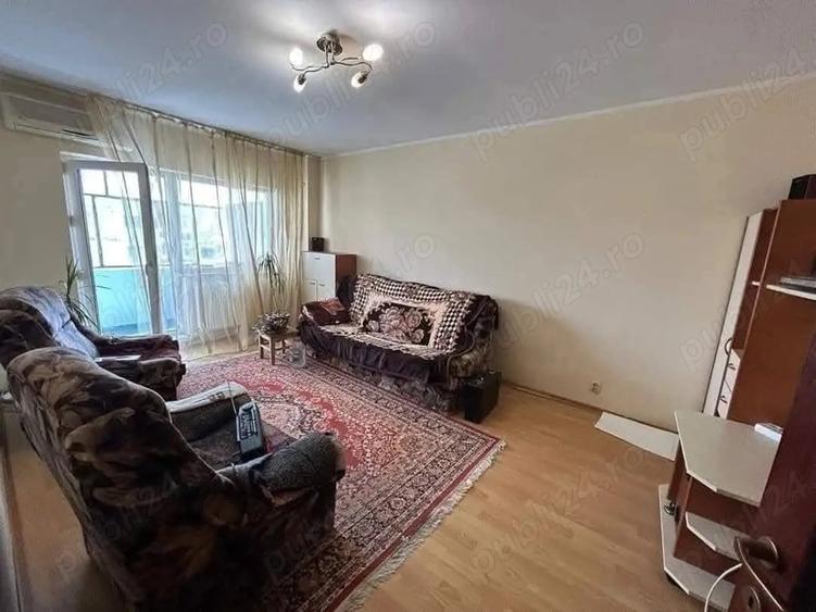 Apartament cu 4 camere decomandat în Central