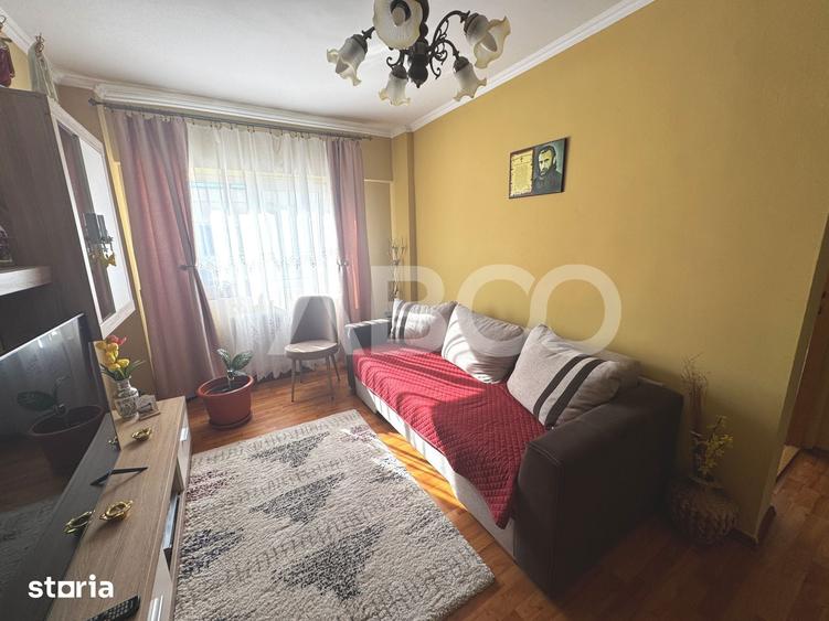Apartament cu 4 camere decomandat în Central