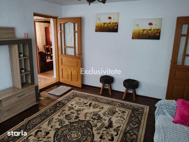 Casă cu 6 camere cu Teren 7661 Mp în Telești