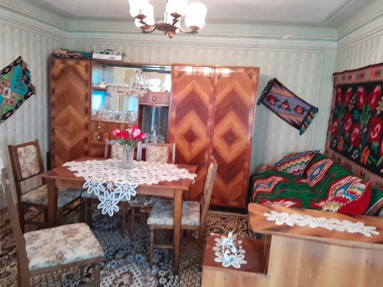 Casă cu 4 camere cu Teren 20600 Mp în Barcani