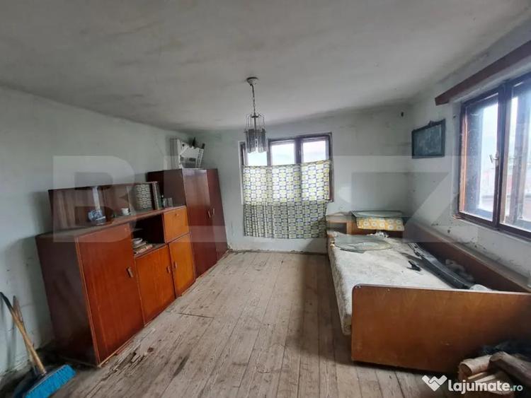 Casă cu 2 camere cu Teren 1400 Mp în Central