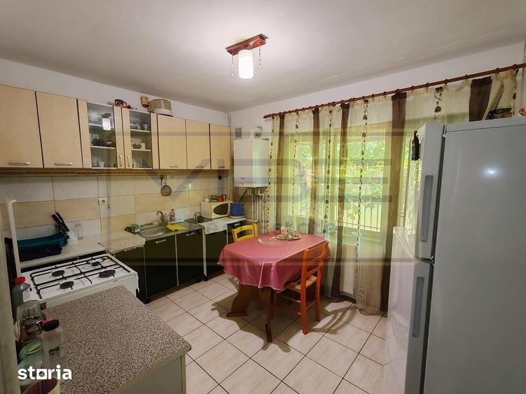 Casă cu 5 camere cu Teren 400 Mp în Cug