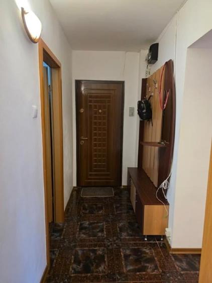 Apartament cu 3 camere decomandat, mobilat în Răcădău