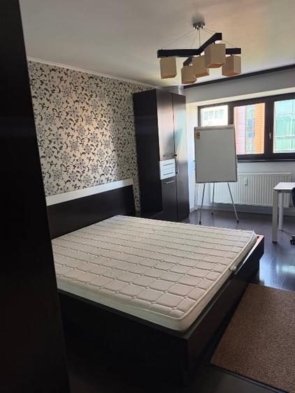 Apartament cu 3 camere decomandat, mobilat în Calea Călărașilor