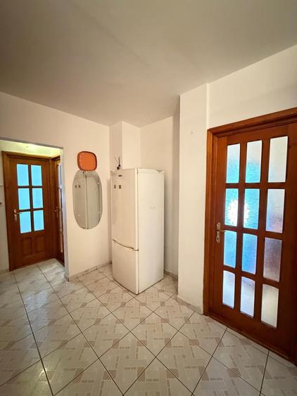 Apartament cu 2 camere decomandat în Piața Centrală