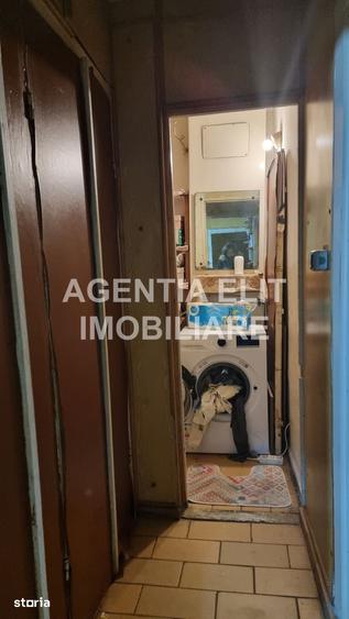 Apartament cu 4 camere decomandat în Central