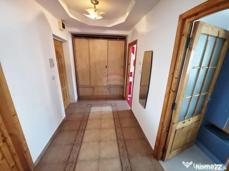 Apartament cu 2 camere decomandat în 1 Mai