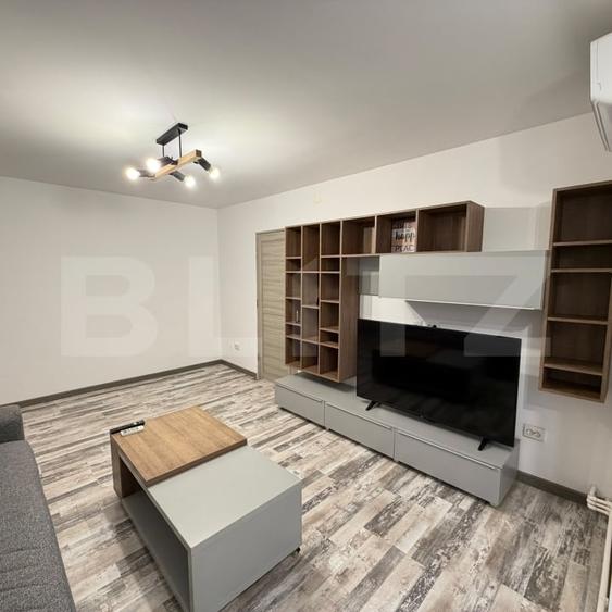 Apartament cu 2 camere semidecomandat, mobilat în George Enescu