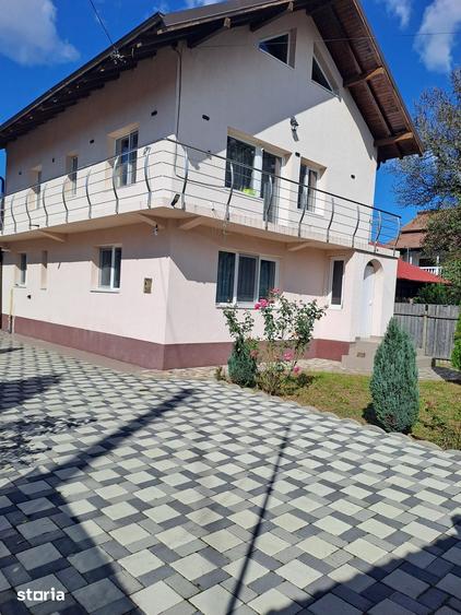 Casă cu 5 camere cu Teren 1302 Mp în Schitu Golești